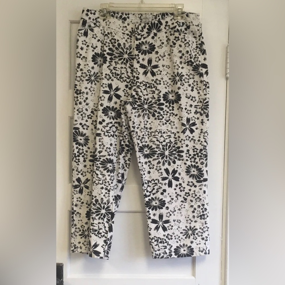 Vintage Women's Calvin Klein Floral Garden whimsical Capri Cotton pants Size 12